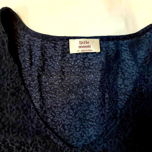 Aritzia Little Moon Elegant Black V-Neck Women's Top Size XS - Picture 4 of 5